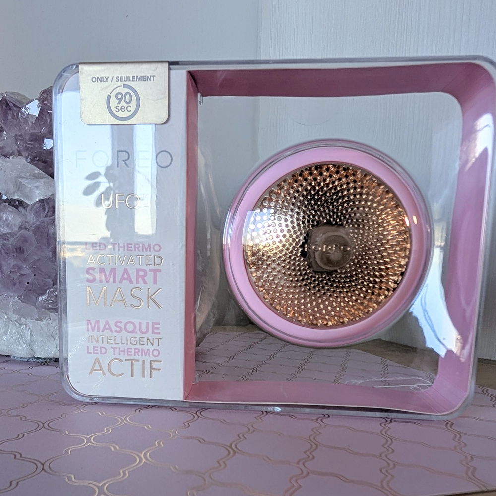 FOREO UFO Smart Mask Device - Vibrant Pink and Gold